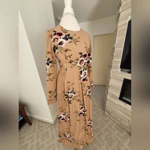 Beautiful spring/summer dress WITH POCKETS